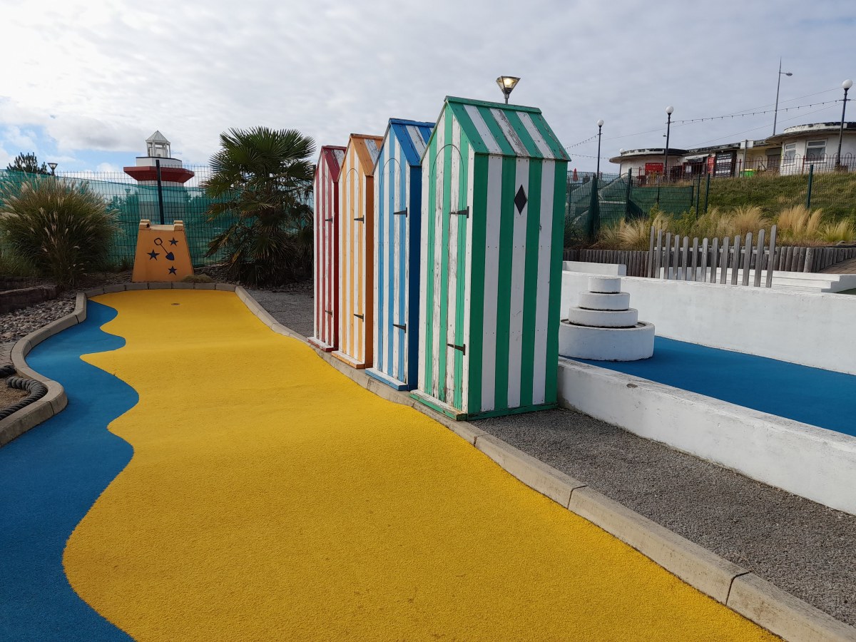 Play A Round of&nbsp;Mini-Golf